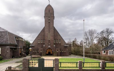 Kleurige restauratie van de gereformeerde kerk Onderdendam in 2020 van start